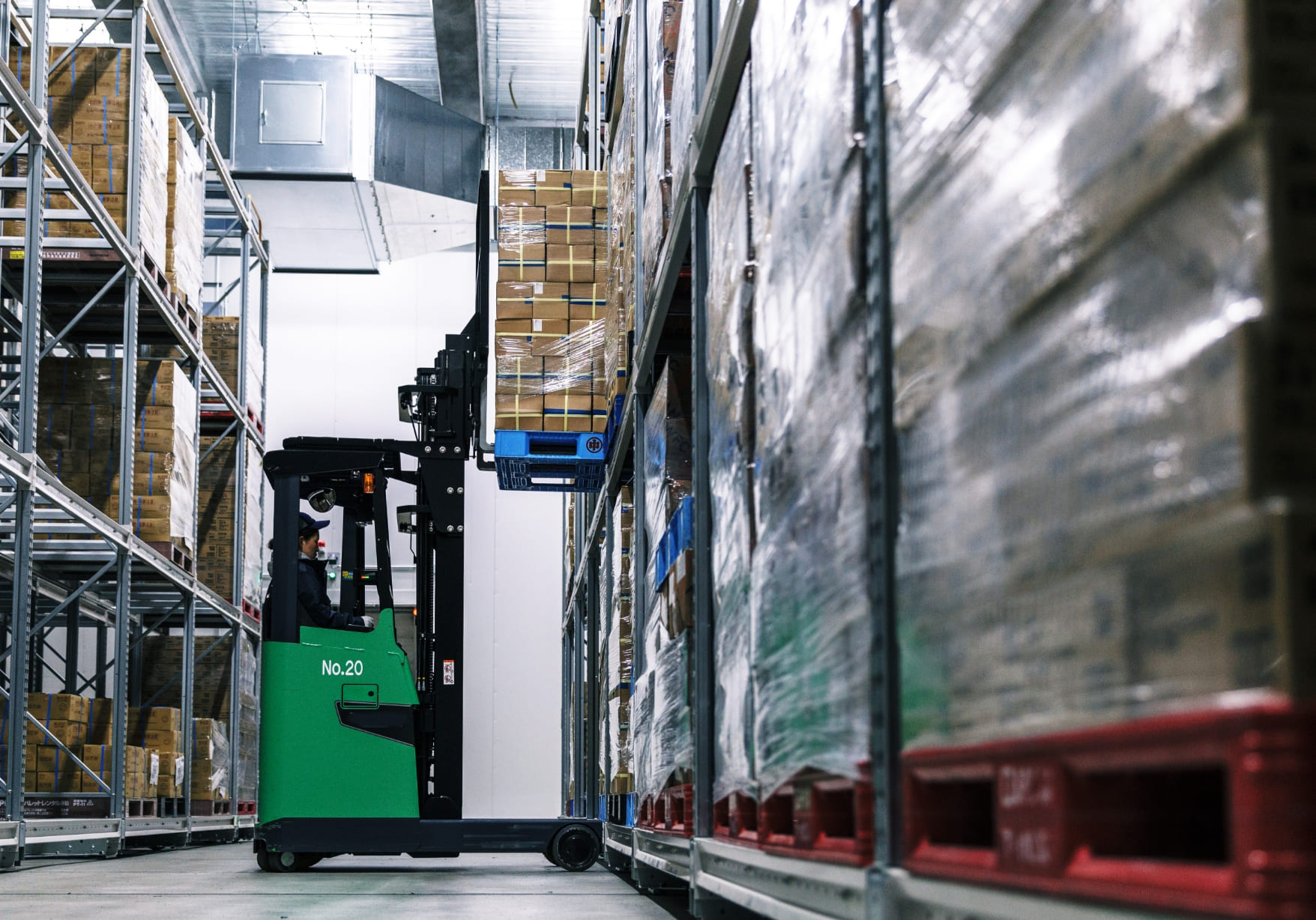 冷凍・冷蔵輸送車両の庫内